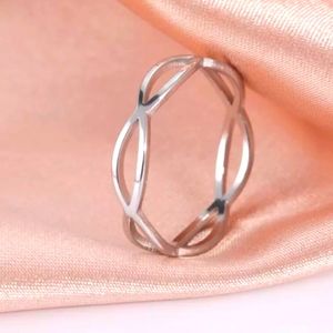 New Fashion Geometric Hollow Rings size 9
